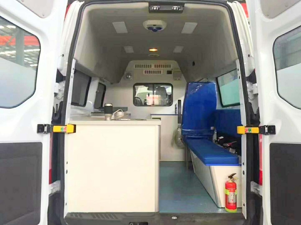 食品藥品移動(dòng)檢測(cè)車(chē)15271321777 (6)