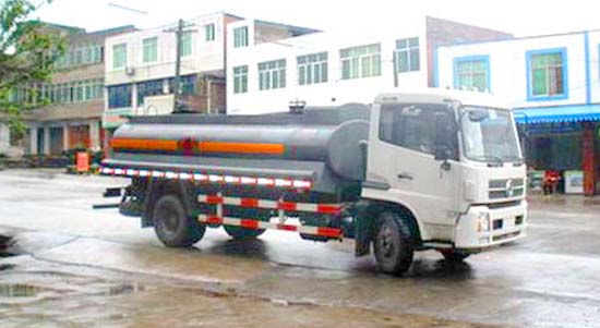 東風(fēng)天錦化工液體運(yùn)輸車(chē)