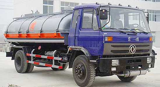 東風(fēng)153化工液體運輸車