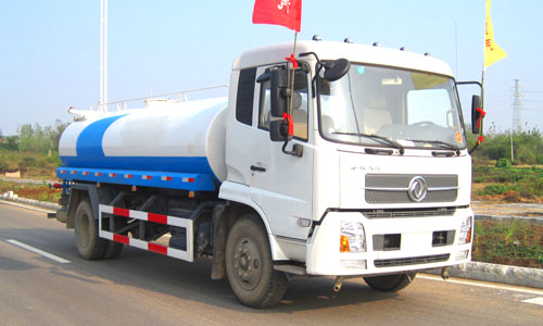 東風(fēng)天龍灑水車